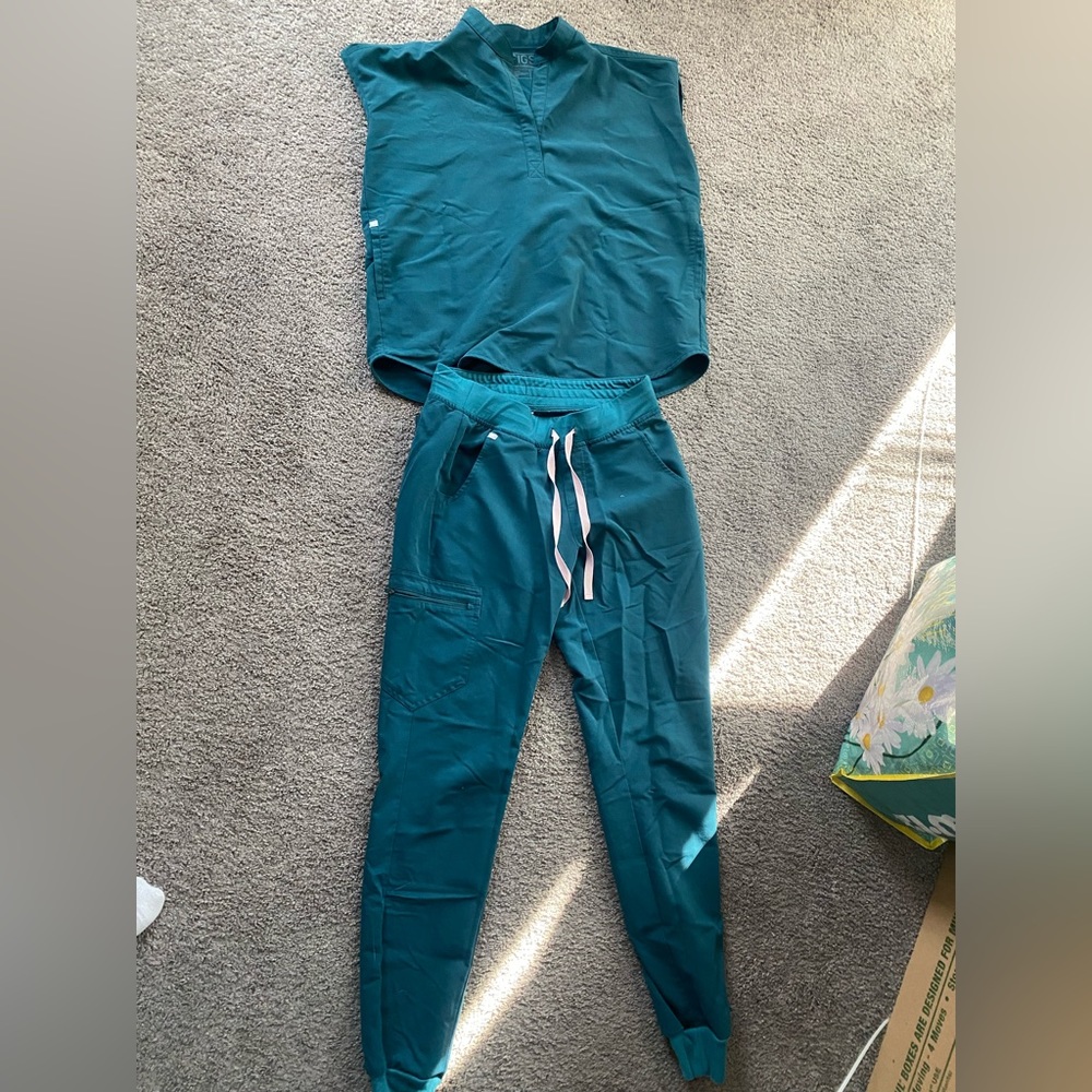 FIGS scrubs